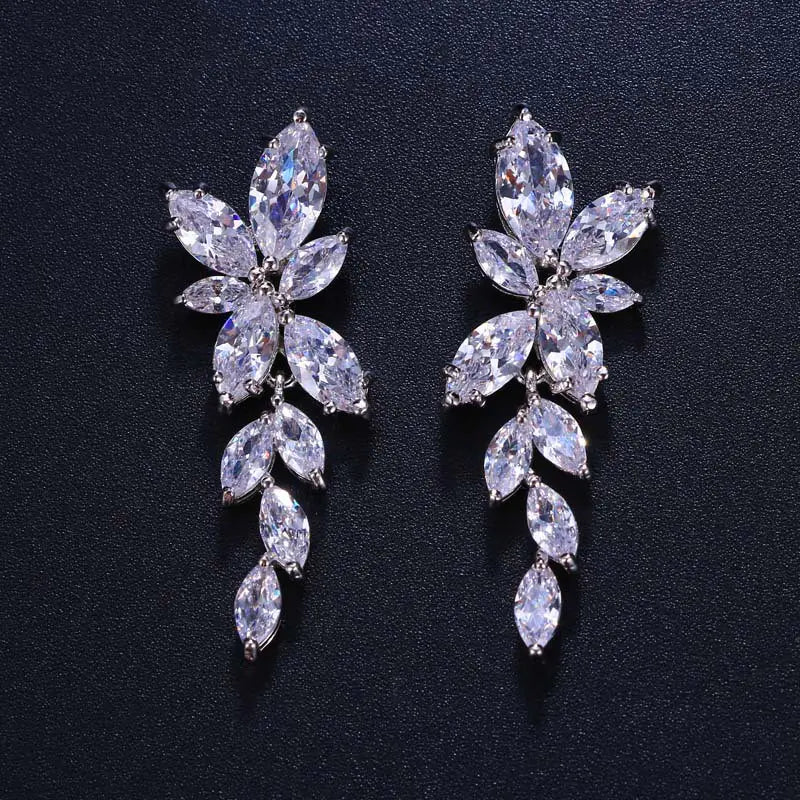 Fashionable Peridot Flower Zircon Earrings for Women