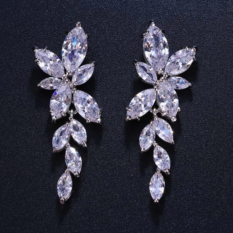 Fashionable Peridot Flower Zircon Earrings for Women