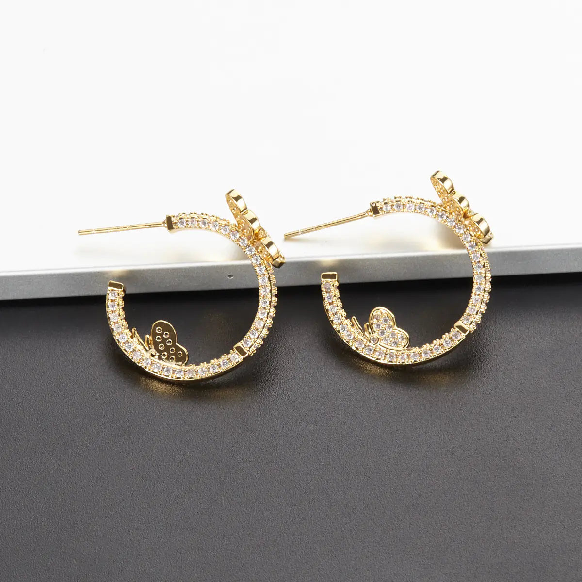 Butterfly C-Shaped Earrings with Zirconia in 925 Silver