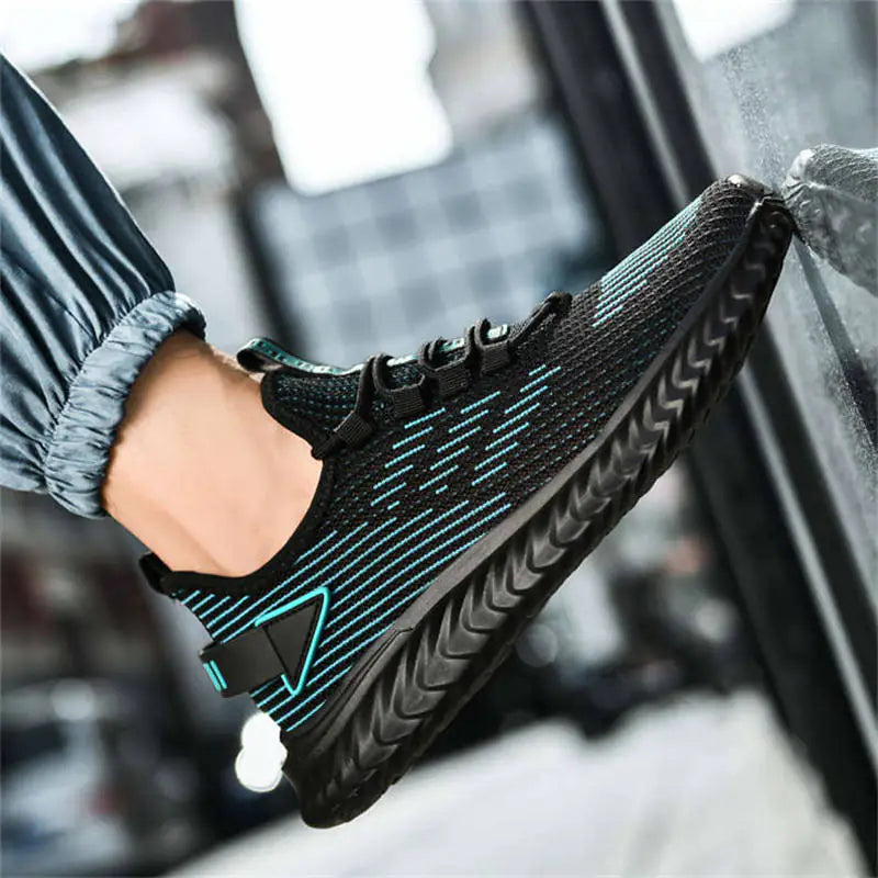 Lightweight Breathable Fly Woven Coconut Sports Shoes