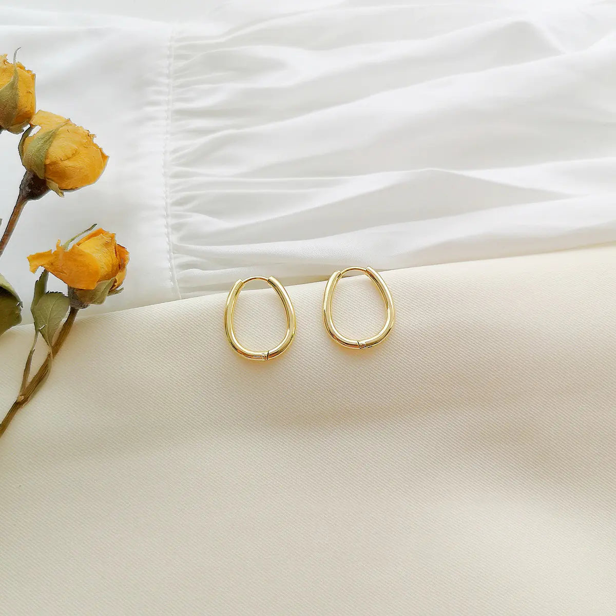 14K Gold Hyacinth Minimalist Oval Earrings for Women