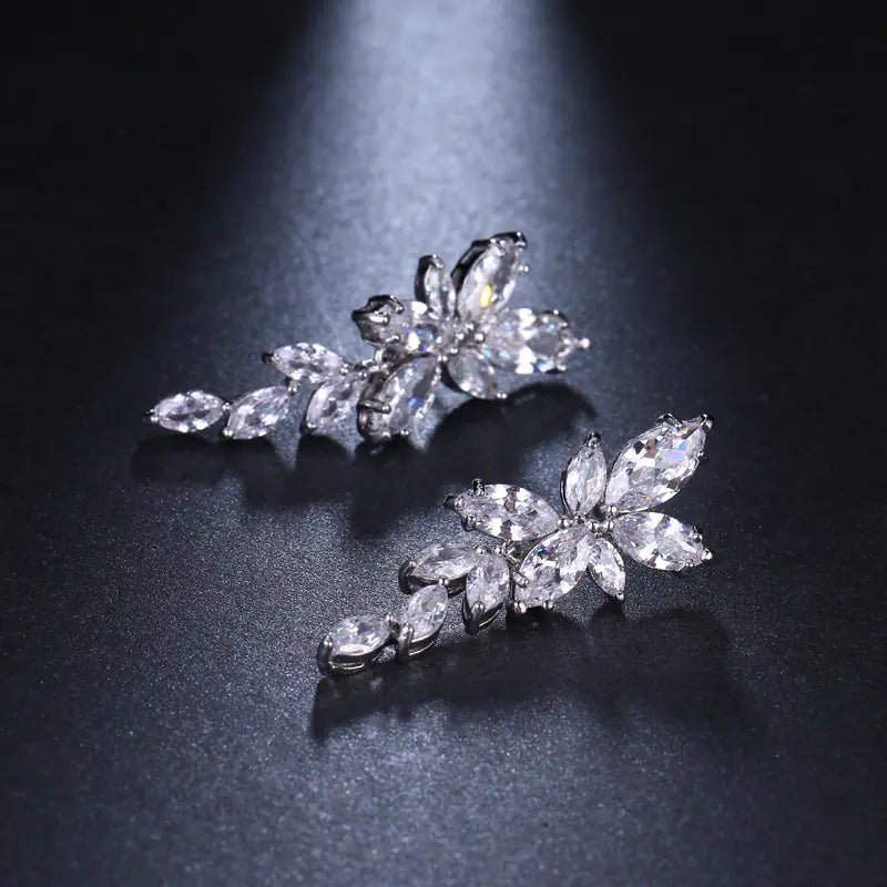 Fashionable Peridot Flower Zircon Earrings for Women