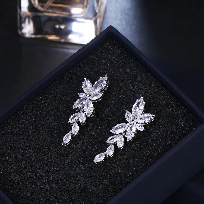Fashionable Peridot Flower Zircon Earrings for Women