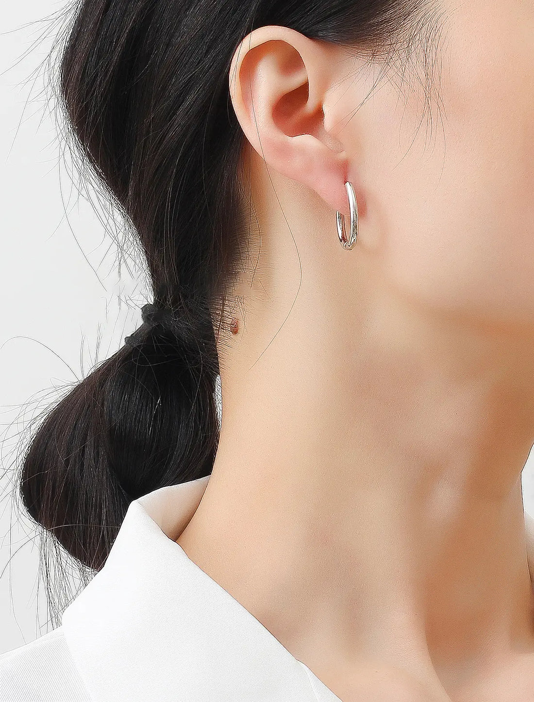 14K Gold Hyacinth Minimalist Oval Earrings for Women