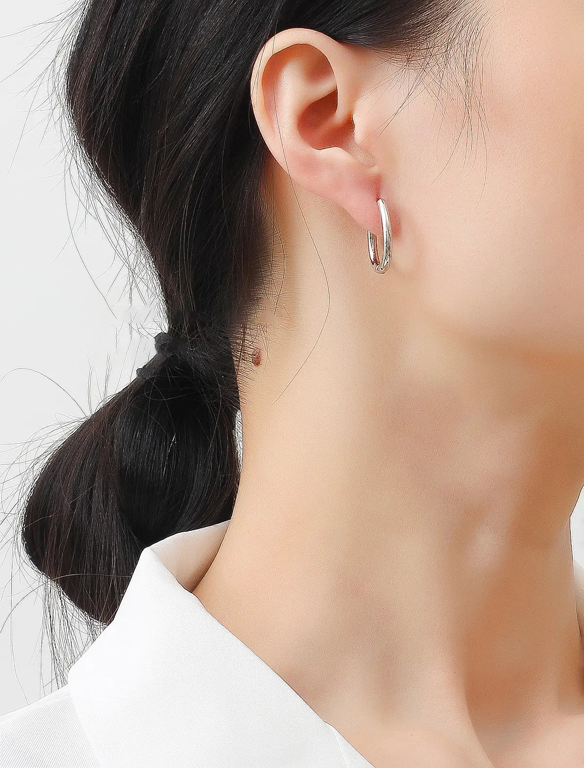 14K Gold Hyacinth Minimalist Oval Earrings for Women